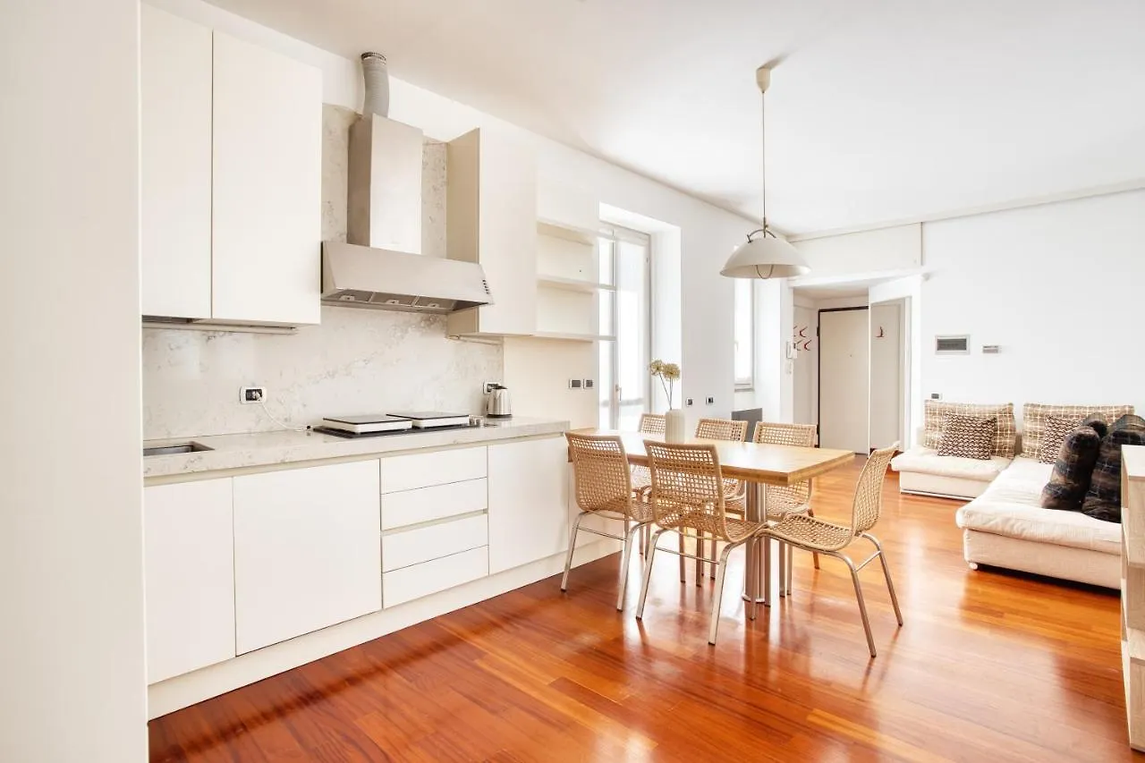 Joivy Trendy Apt Near Sforzesco Castle Milan Italy